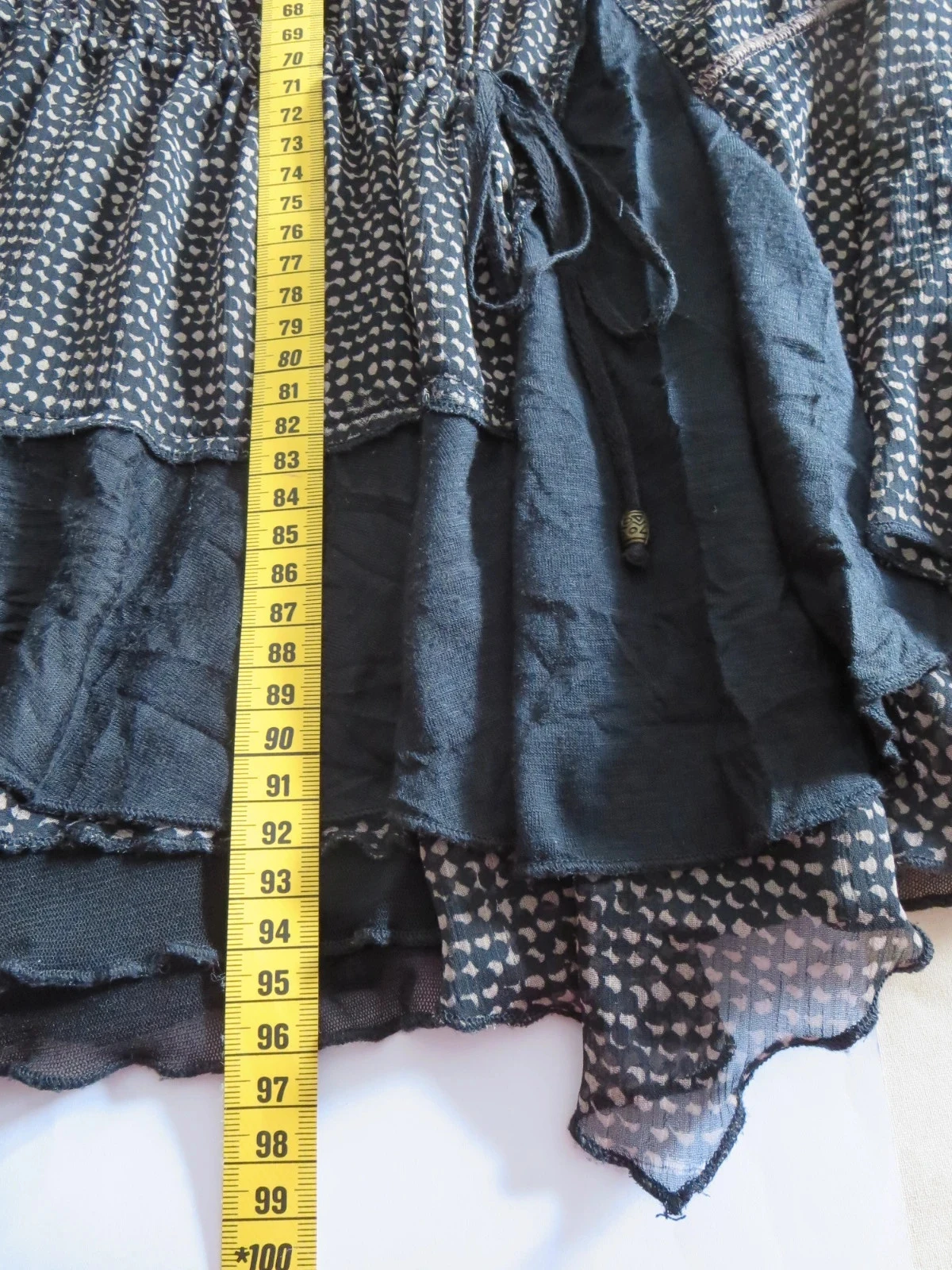 Robe bohème chic & graphique K Woman – Imprimé délicat, détails lacés et volants T. 42 – photo 4